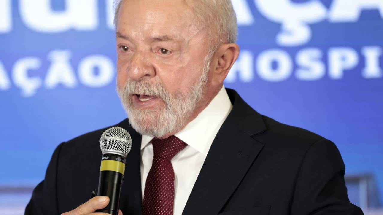 A pedido de Lula, ministro da Defesa irá à Venezuela na próxima semana
