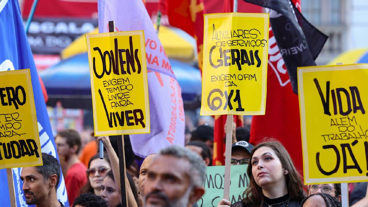 Acordo prevê regra de transição de 60 dias para fim da escala 6x1