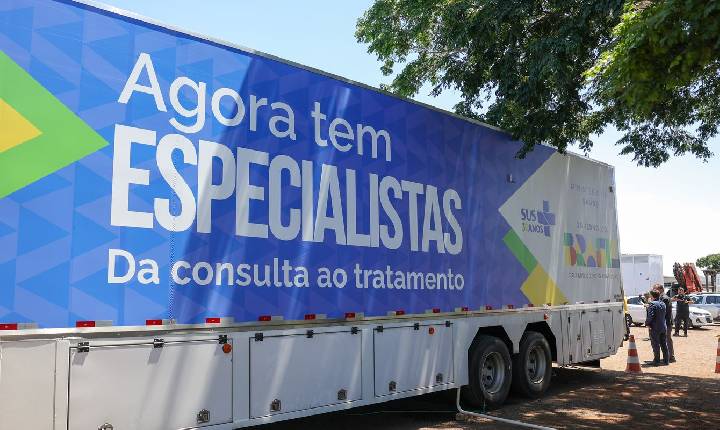 Agora Tem Especialistas lança em Manguinhos carreta de saúde da mulher