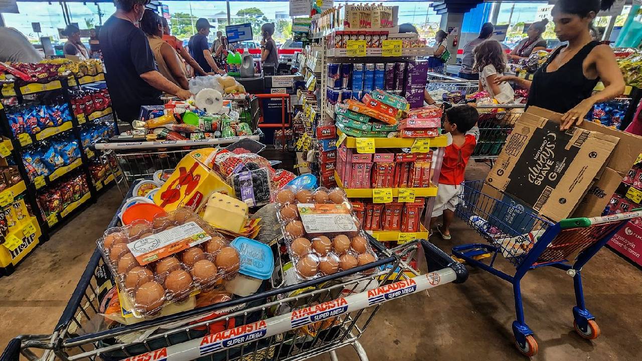 AGU pede que STF reconheça validade do reajuste do Bolsa Família
