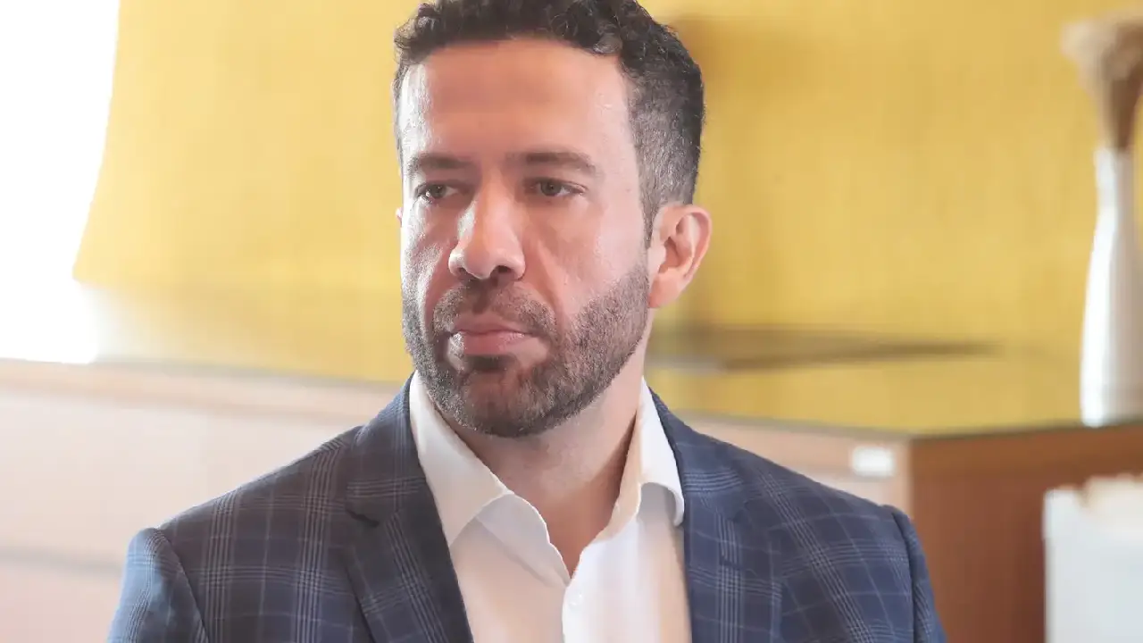 André Janones recebe alta e deixa hospital em São Paulo