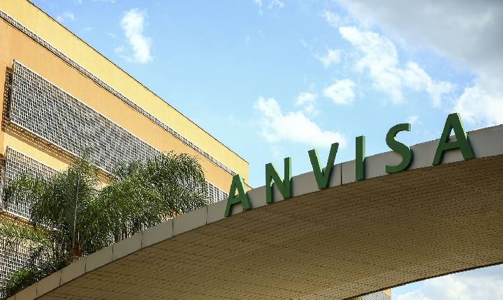 Anvisa proíbe lotes irregulares de medicamento para esclerose múltipla