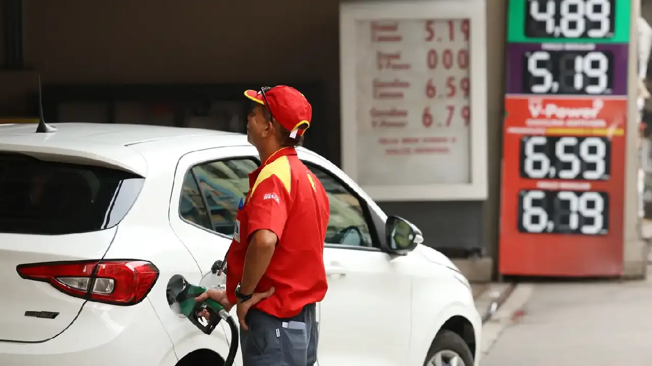 Aumento de etanol na gasolina divide opiniões sobre impacto em carros