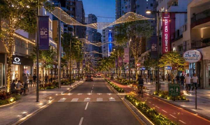 Avenida cercada por arranha-céus terá reurbanização de R$ 300 milhões e fiação subterrânea no litoral de SC