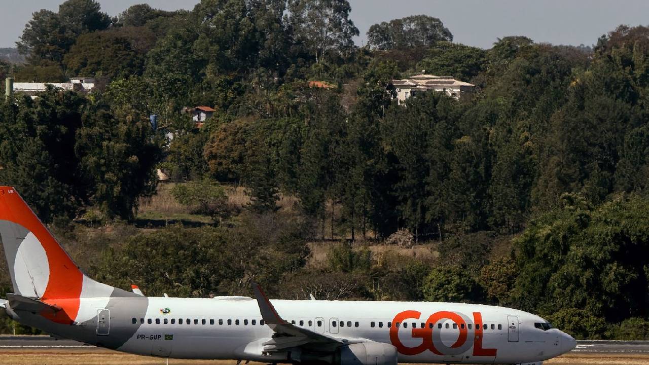 Avião da GOL faz pouso de emergência após decolagem em Goiânia