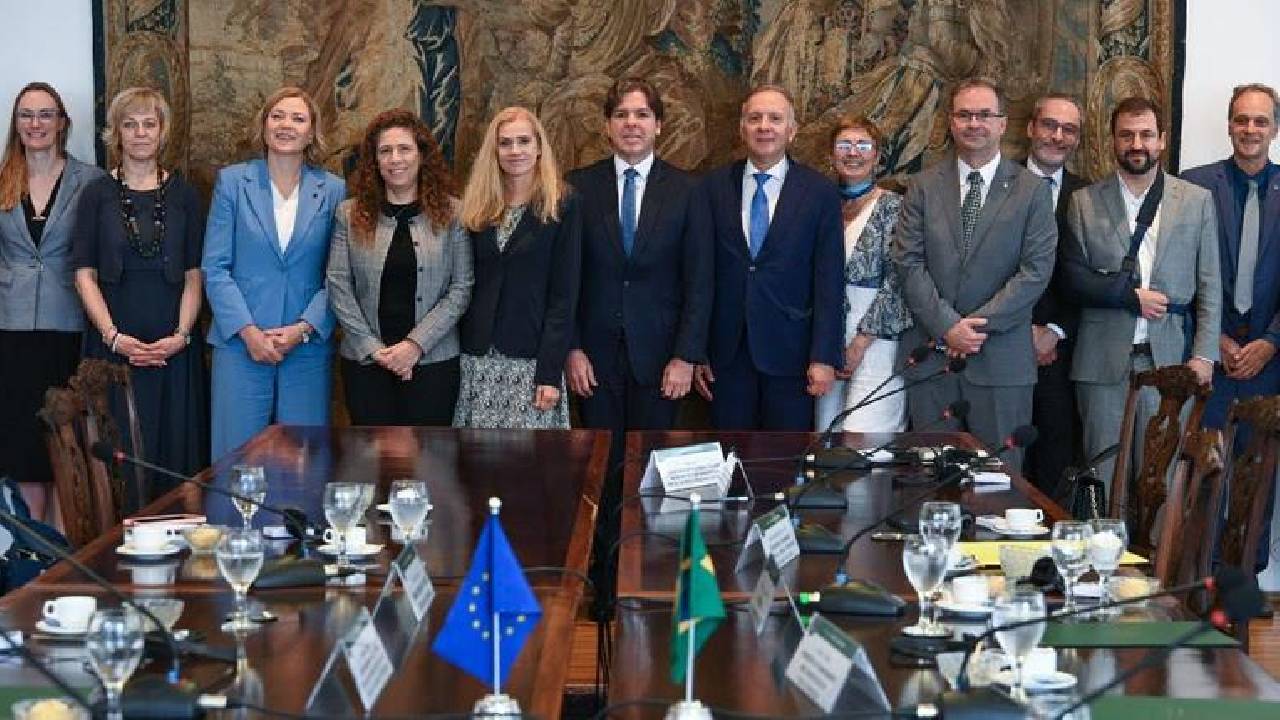 Brasil e União Europeia assinam Parceria Digital para impulsionar conectividade, IA e infraestrutura tecnológica
