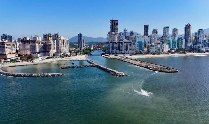Cidade do litoral catarinense lidera venda de imóveis novos em ranking nacional
