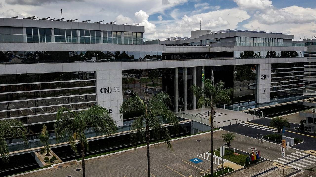 CNJ acaba com aposentadoria compulsória como punição máxima para juiz