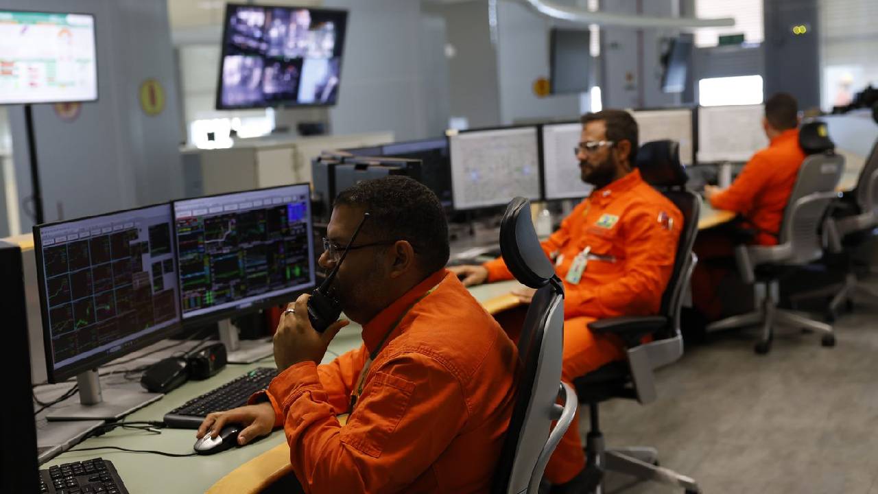 Com emprego aquecido, subutilização é a menor da história; entenda
