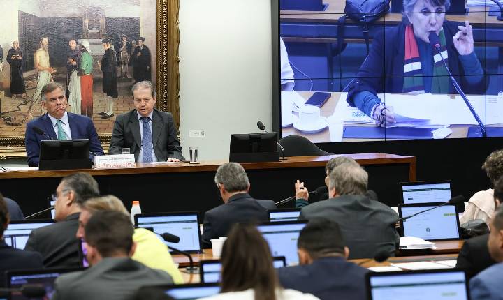 Comissão da Câmara aprova redução da maioridade penal para 16 anos 