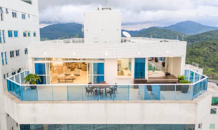 Conheça a maior cobertura frente-mar à venda em Balneário Camboriú com 740 m² e preço de R$ 42 milhões