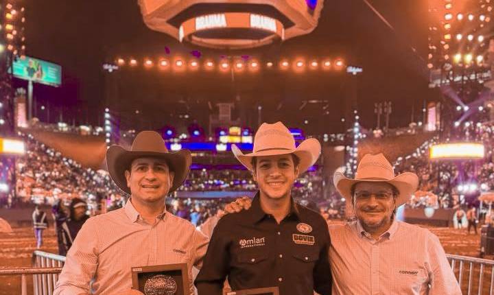 Connan e PBR Brazil entregam prêmio de R$ 100 mil ao Touro do Ano em Barretos