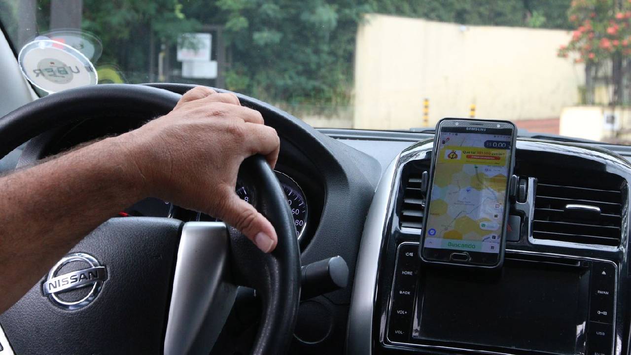 Conselho regulamenta crédito para taxistas e motoristas de aplicativo