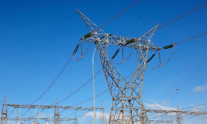 Consumidores poderão escolher fornecedores de energia a partir de 2027