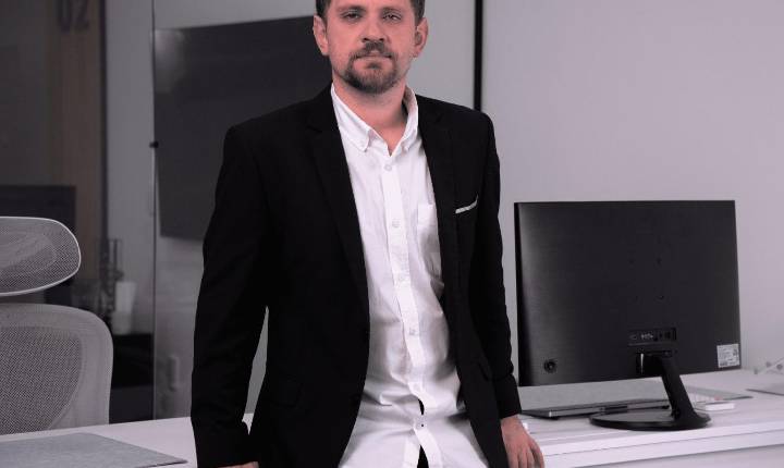 Depois de fazer história na Havan e humanizar a marca, estrategista de marketing leva modelo de negócio a agência “fora do tradicional”