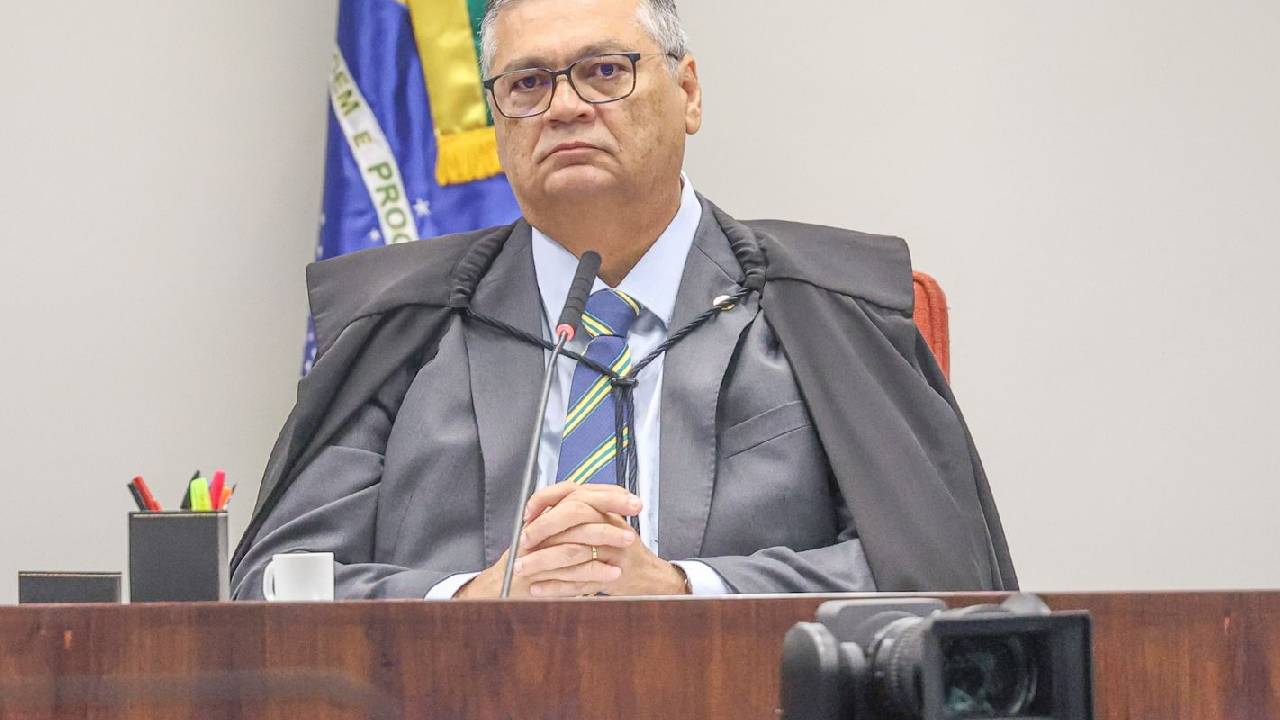 Dino determina afastamento do presidente do TCE do Maranhão 