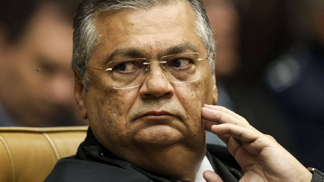 Dino mantém remoção de vídeos de vereador que ofendeu adversário