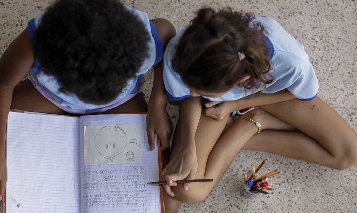 Educação antirracista avança nas escolas nos últimos dois anos