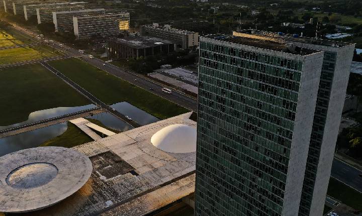 Eleições 2026: saiba quais são as atribuições de senadores e deputados