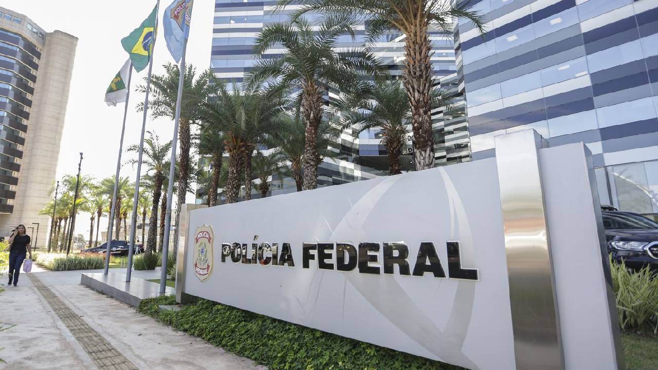Em ação com a Interpol, PF prende em Dubai hacker do caso Banco Master