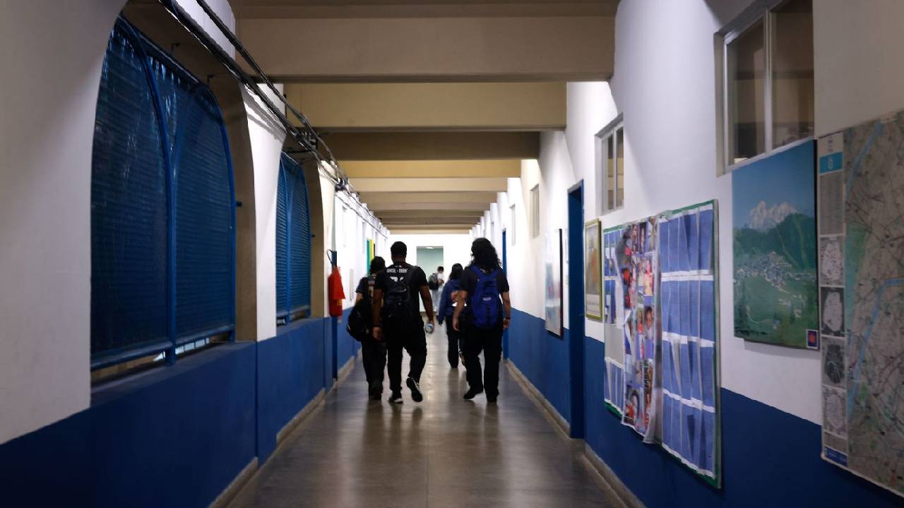 Enfrentamento à violência é desafio para 71,7% dos gestores de escolas