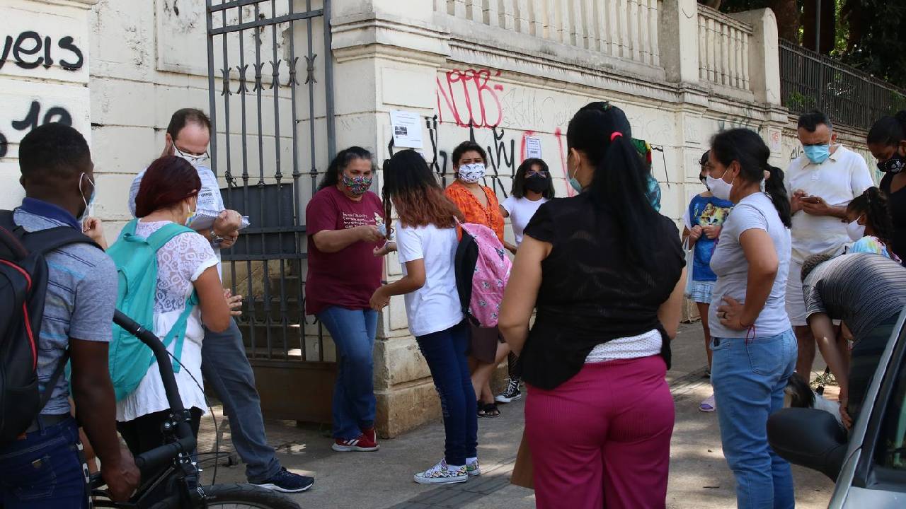 Entenda o papel das escolas no combate à violência contra meninas