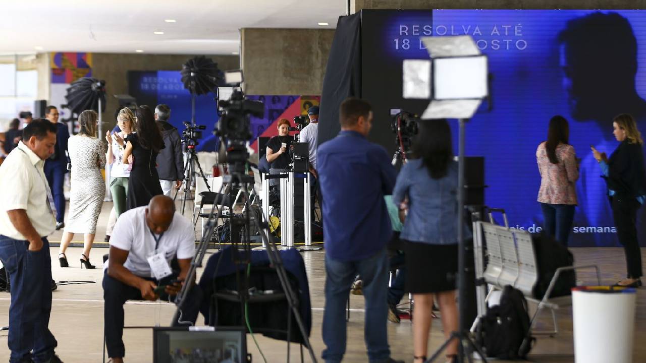 Fórum pede compromisso de candidatos com comunicação democrática