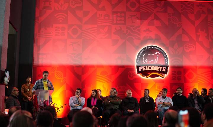 Governo de São Paulo anuncia regularização fundiária e investimentos no setor durante a Feicorte 2026