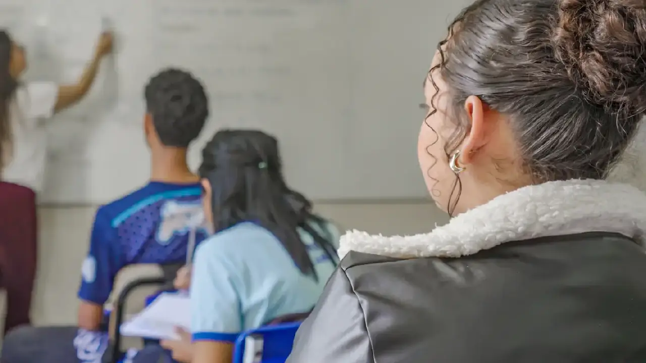 Gravidez reduz oportunidades e autonomia de meninas, mostra pesquisa