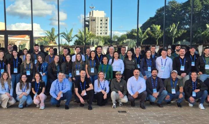 Grupo Pluma e Aviagen compartilham conhecimento para fortalecer o desempenho zootécnico no Sul do Brasil