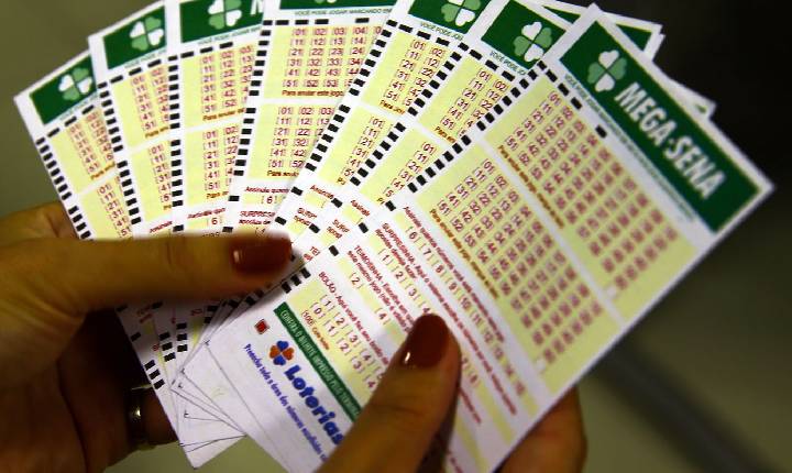 Mega-Sena acumula e prêmio principal vai para R$ 20 milhões