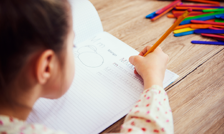 Mês das Crianças: estudar inglês cedo faz diferença? Especialista explica o que muda no aprendizado