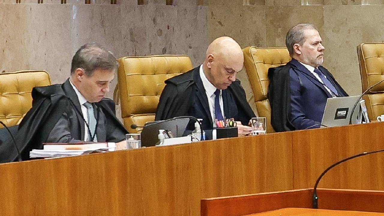 Moraes acusa Mendonça de querer incluir seu nome em delação de Vorcaro