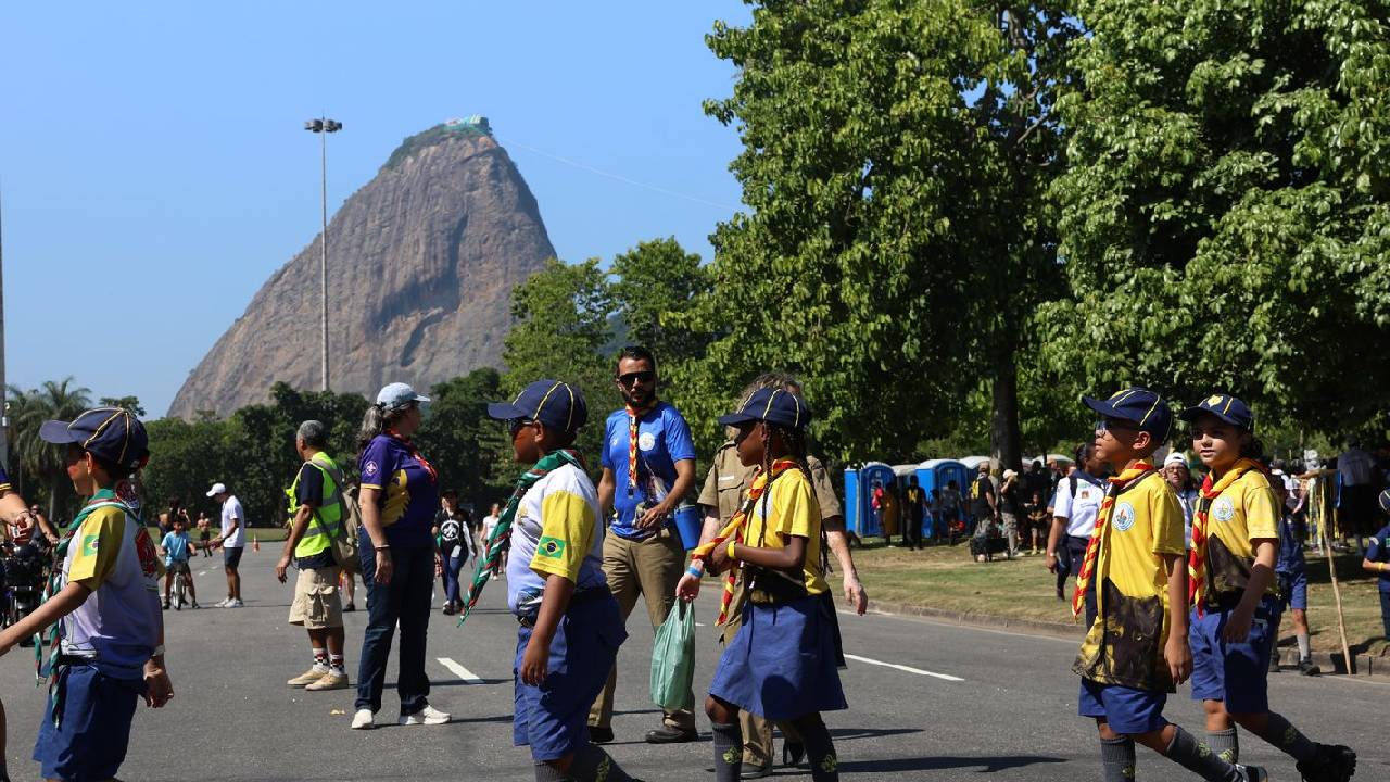 Movimento escoteiro reúne mais de 4 mil pessoas em evento no Rio