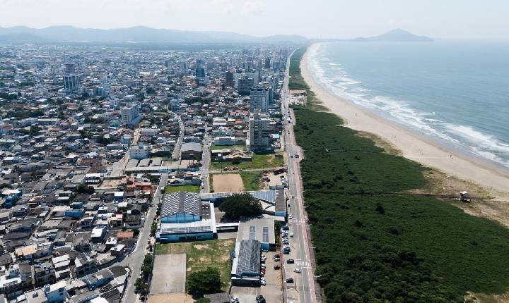 Ninguém está falando dela: cidade do litoral de SC cresce 40% em lançamentos imobiliários em três anos