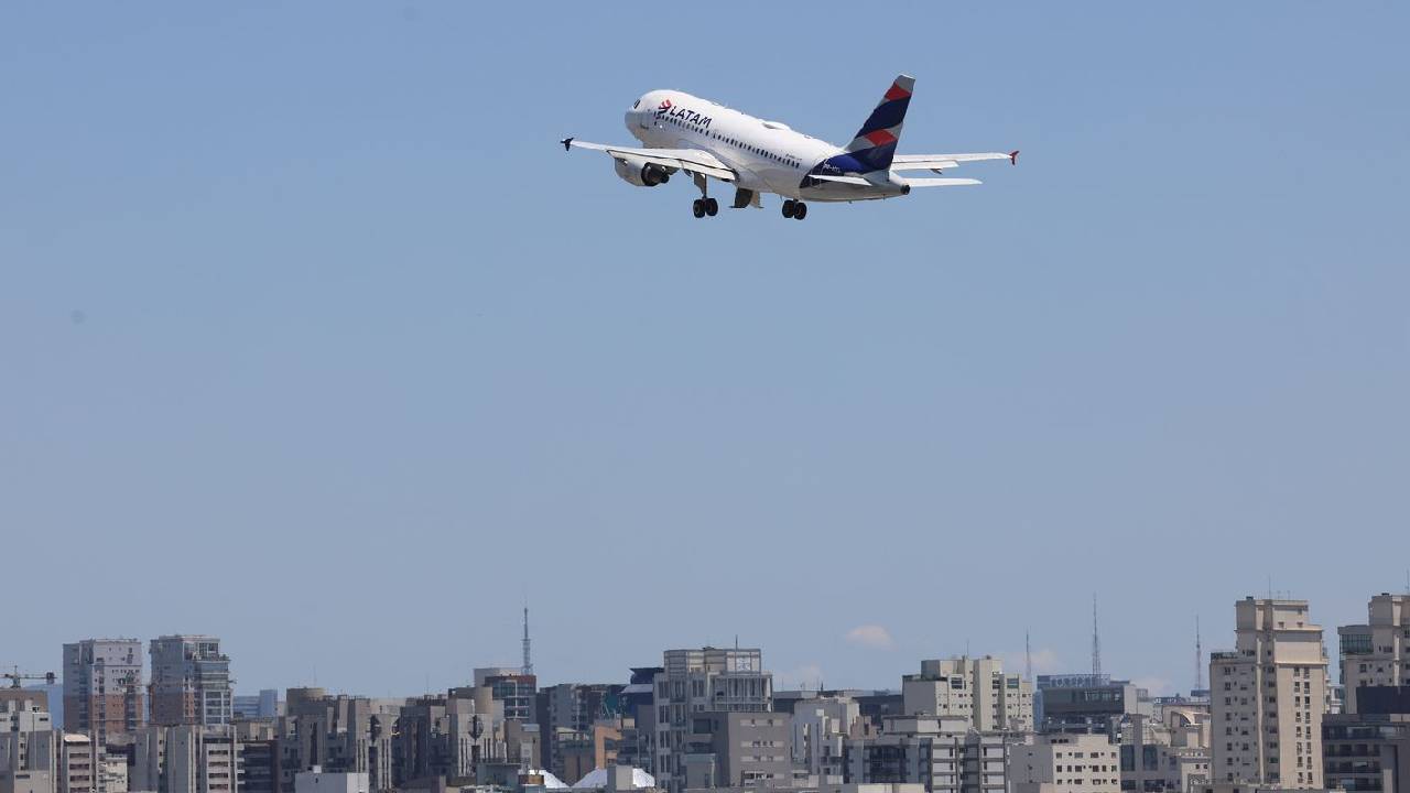 Petrobras reduz preço do querosene de aviação em 14,2% 