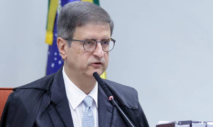 PGR pede anulação de investigação sobre conversas de Moraes e Vorcaro