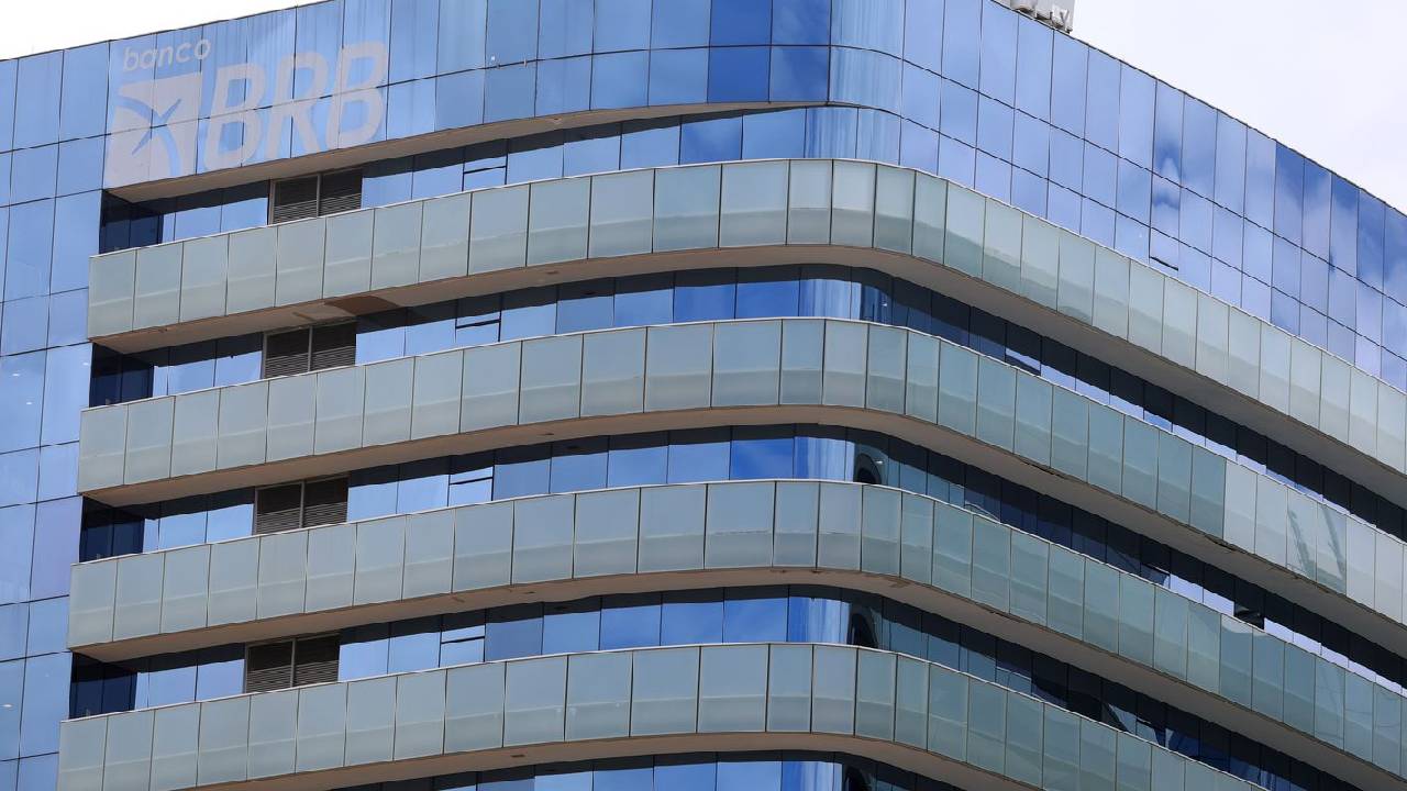 PicPay e BRB são alvos de ação contra suposta fraude em folha do DF