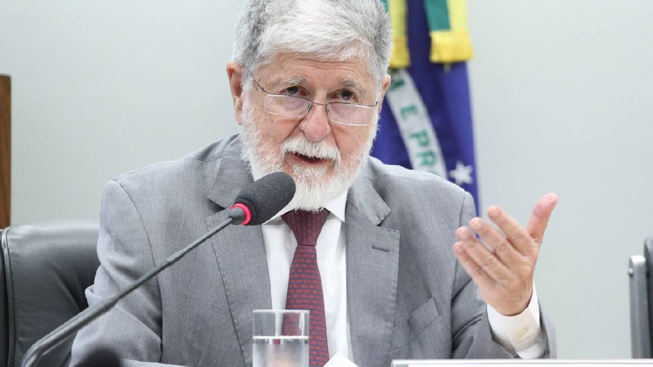 Pretexto para intervenção é inaceitável, diz Celso Amorim