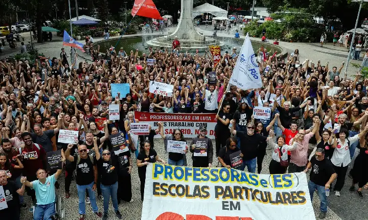Professores de escolas particulares do Rio fazem greve de 24 horas