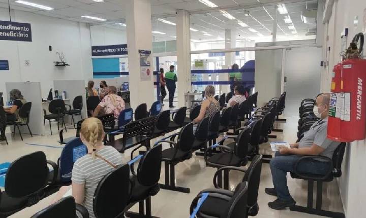 Quase metade dos municípios brasileiros está sem agência bancária física