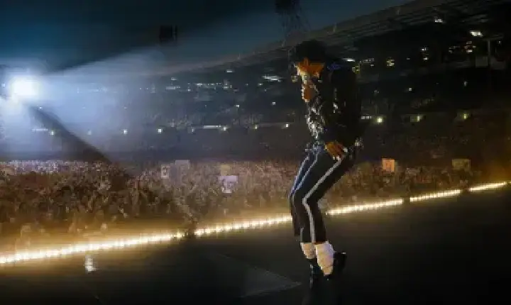 Quem nunca tentou decifrar hits como Thriller, de Michael Jackson? Cinebiografia é ferramenta para fãs aprenderem inglês