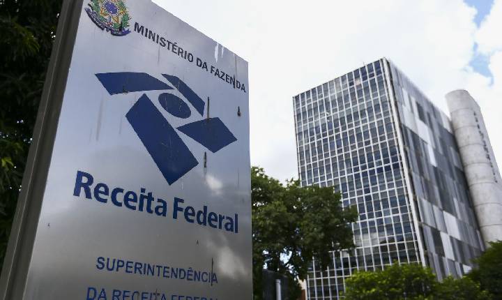 Receita regulamenta tributação mínima de 15% para multinacionais