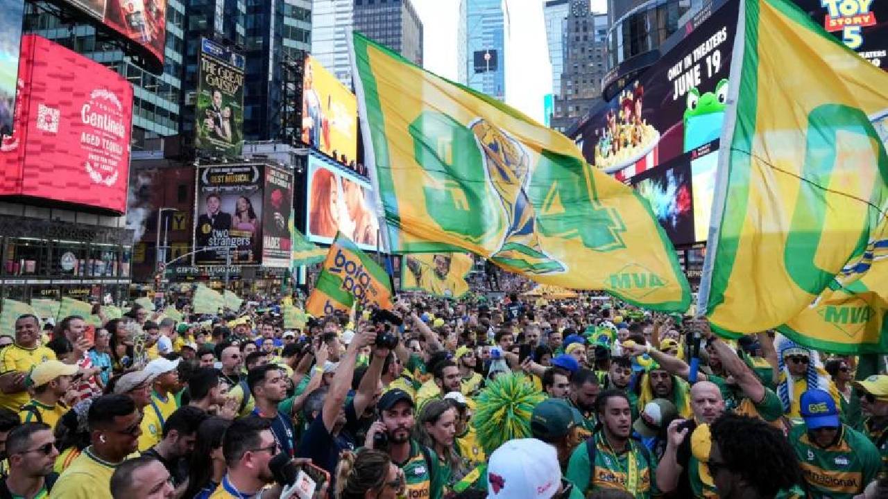 Rumor sobre brasileiros na Times Square levanta dúvida: quando um visto americano pode ser cancelado?