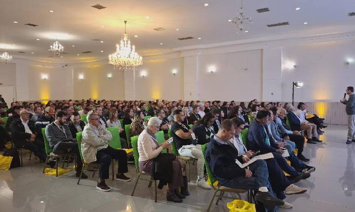Simpósio da FACTA reúne 260 profissionais para discutir gargalos da produção avícola