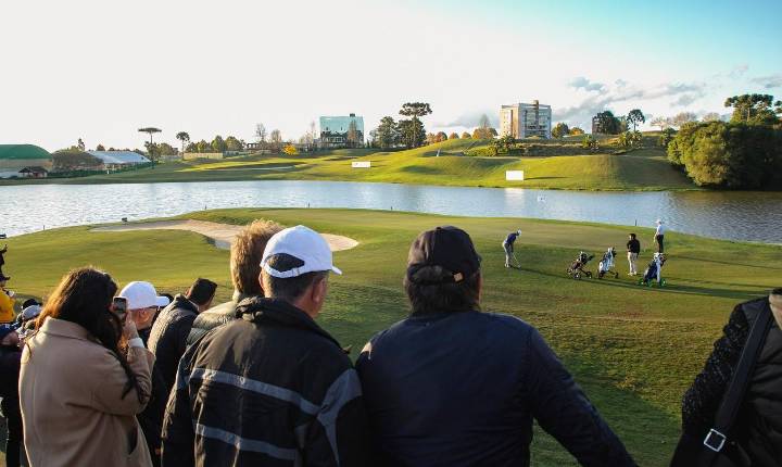 Torneio de golfe reúne mais de 300 jogadores e movimenta agenda esportiva no Sul do Brasil