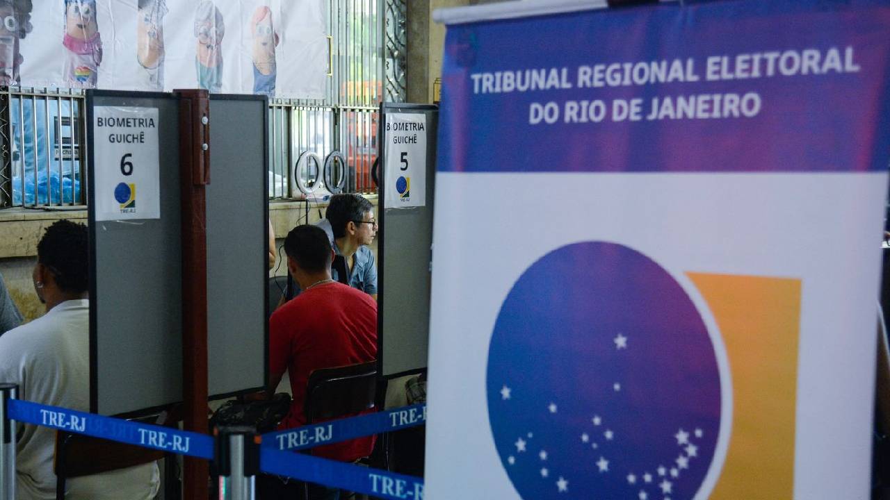 TRE-RJ faz plantão para regularizar situação de eleitores