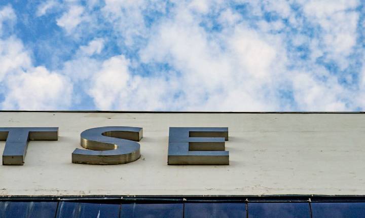 TSE dá 24 horas para Meta dar informações sobre igualdade de campanhas