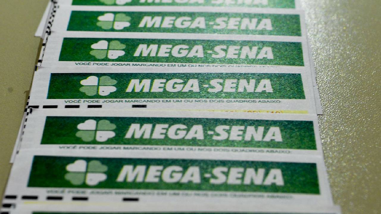 Veja os números da mega-sena sorteados neste sábado (4)