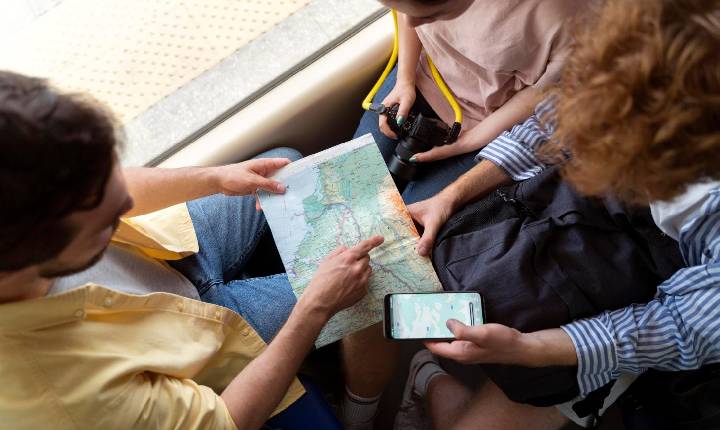 Viagens em grupo ganham força: 59% dos brasileiros planejam viajar com a família em 2026